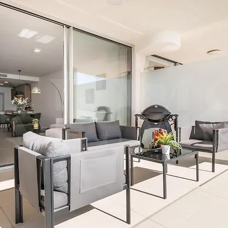 Sea View Haven With Pool, Terrace & Parking By Rems * Benalmádena